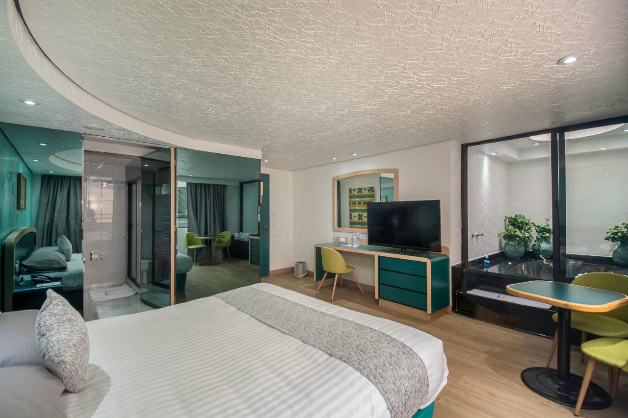 Embassy Hotel 3*